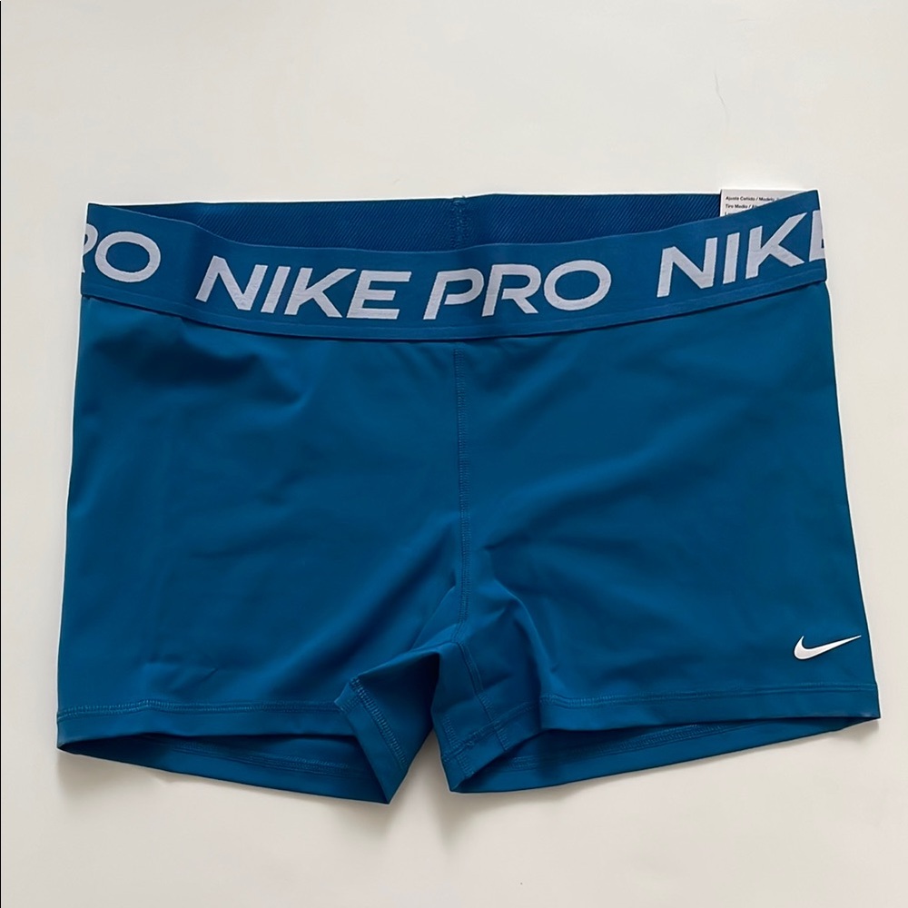 Nike Pro Dri-FIT Mid Rise 3” Training Shorts Women’s XL